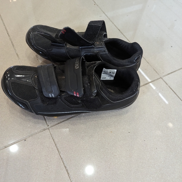 Shimano cycling shoes - Picture 2 of 3